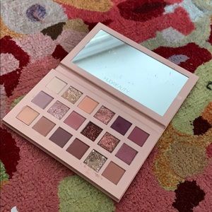 Gently used HUDA new nude palette
